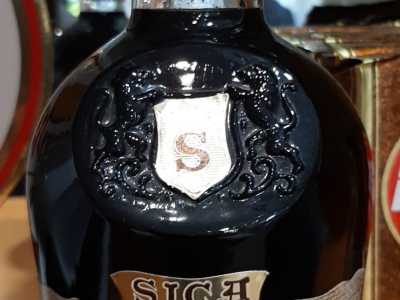 Negli stessi anni l�azienda, che produceva gi� il liquore Cordial caff�, decise di potenziare questo ramo